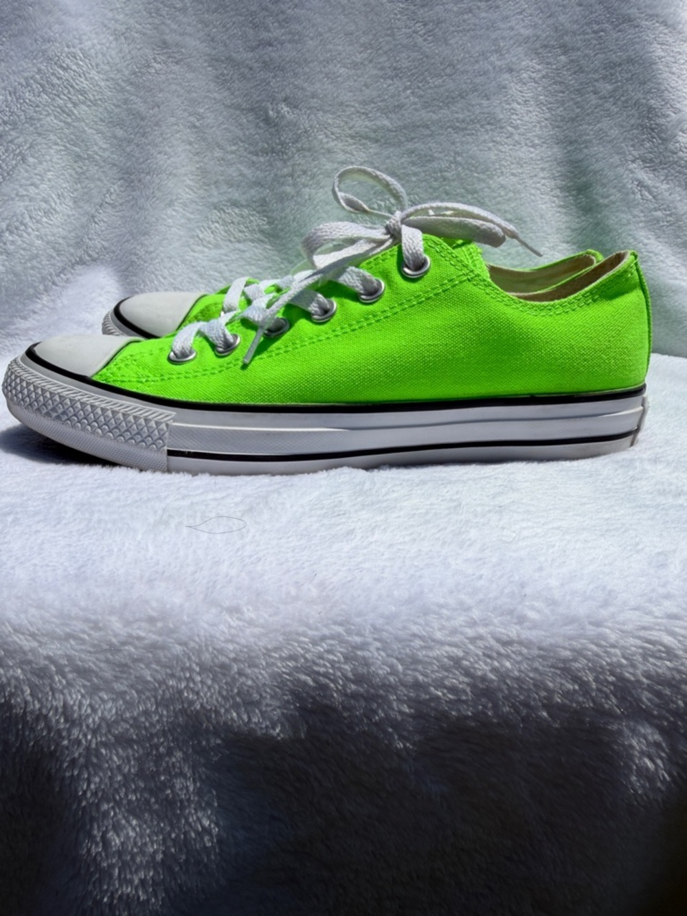 Converse Low-Top Sneakers in Neon Green